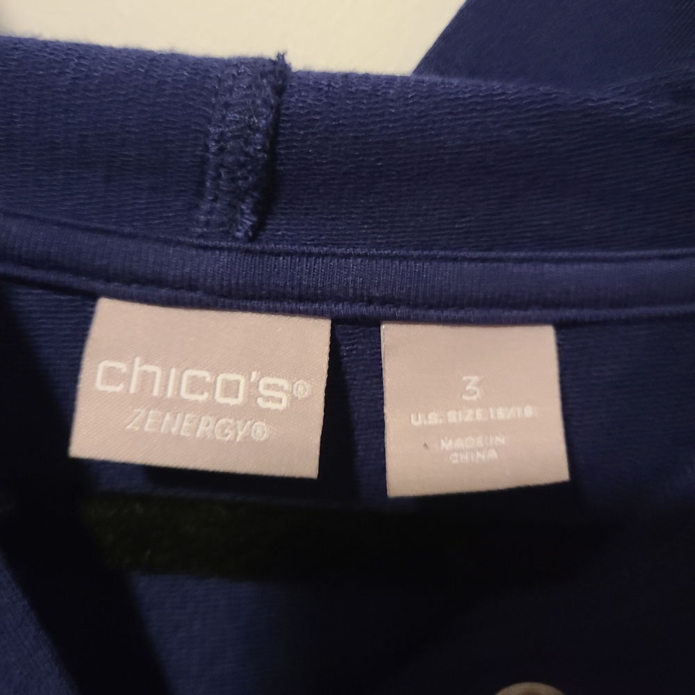 Chico's Zenergy Blue Knit Hooded Blouse Rivet Front Neckline Sz 3 or 16/18 - Picture 3 of 4
